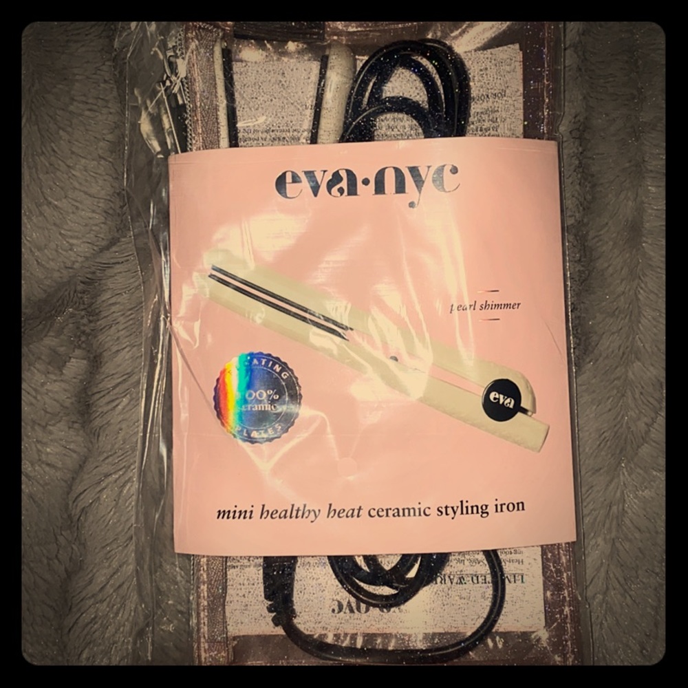 Mini hair straightener